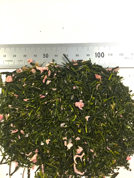 桜緑茶（国産さくら花フリーズドライ、国産桜葉）桜の花は緑茶に映えます